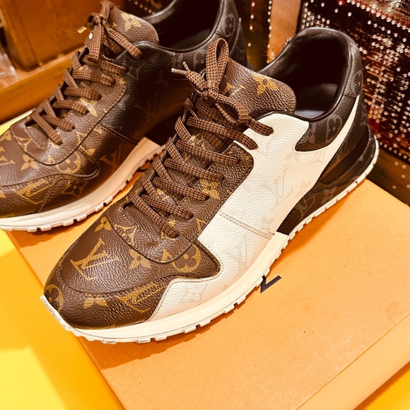 Louis Vuitton Runaway Monogram Brown Black and White - Picture 13 of 15